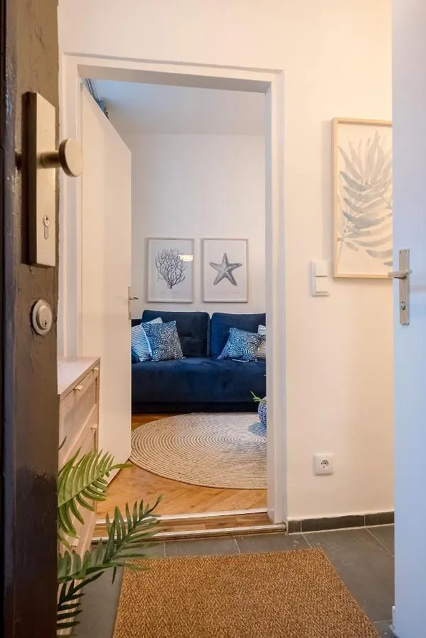 Central, 5 Min Walk To U4 Friedensbruecke Wien Apartment