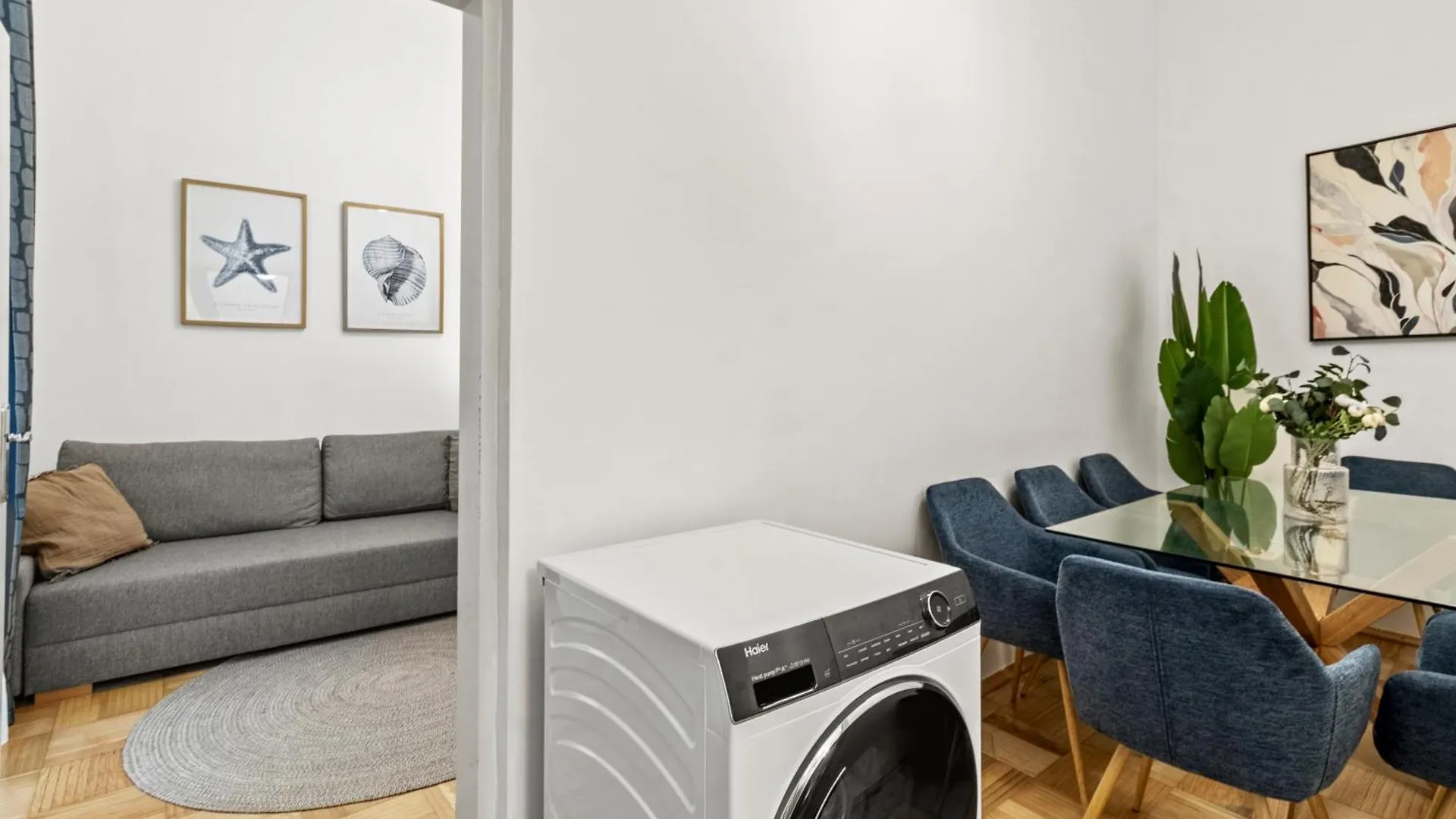 Central, 5 Min Walk To U4 Friedensbruecke Wien Apartment
