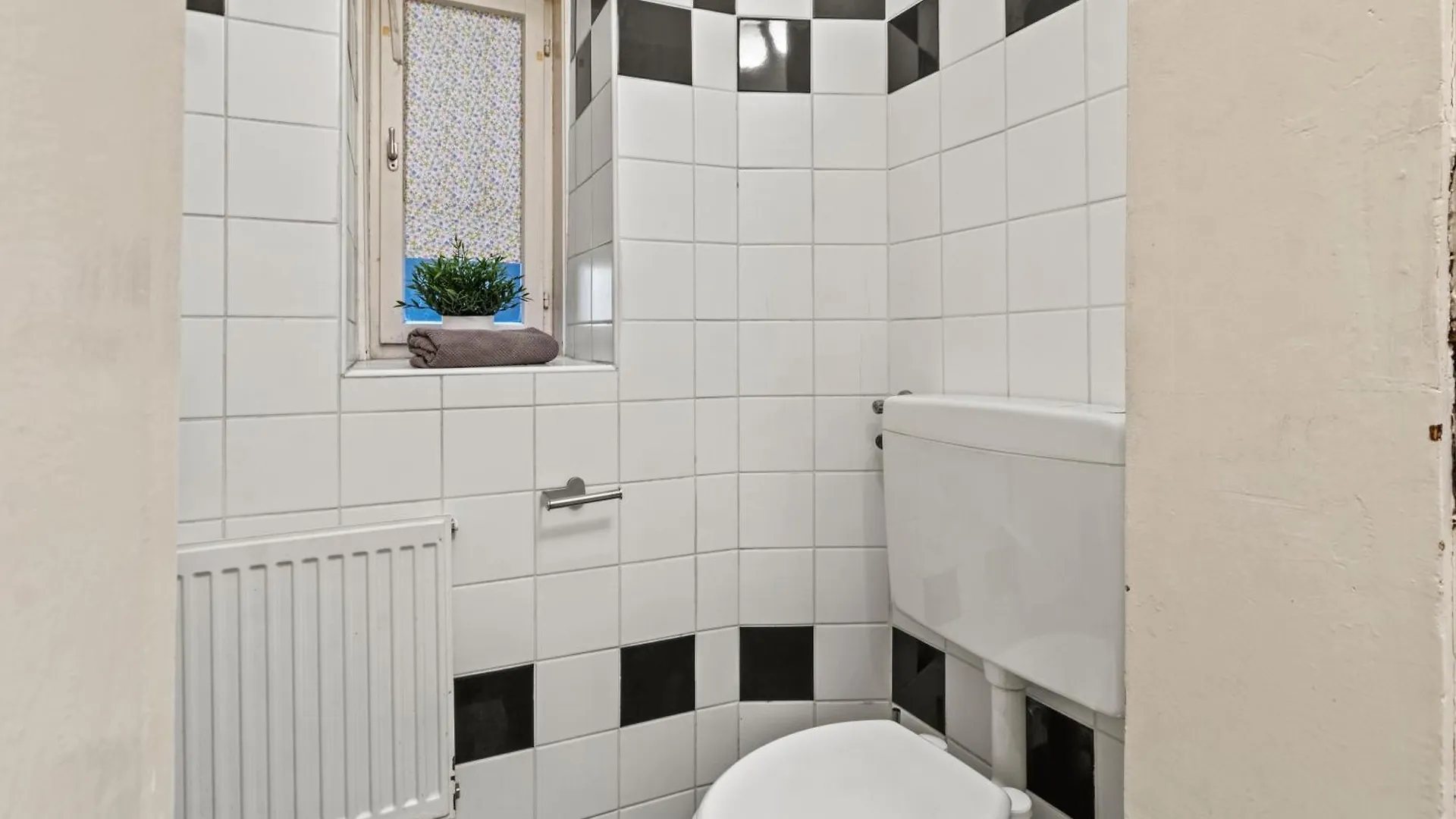 Central, 5 Min Walk To U4 Friedensbruecke Viena Apartamento