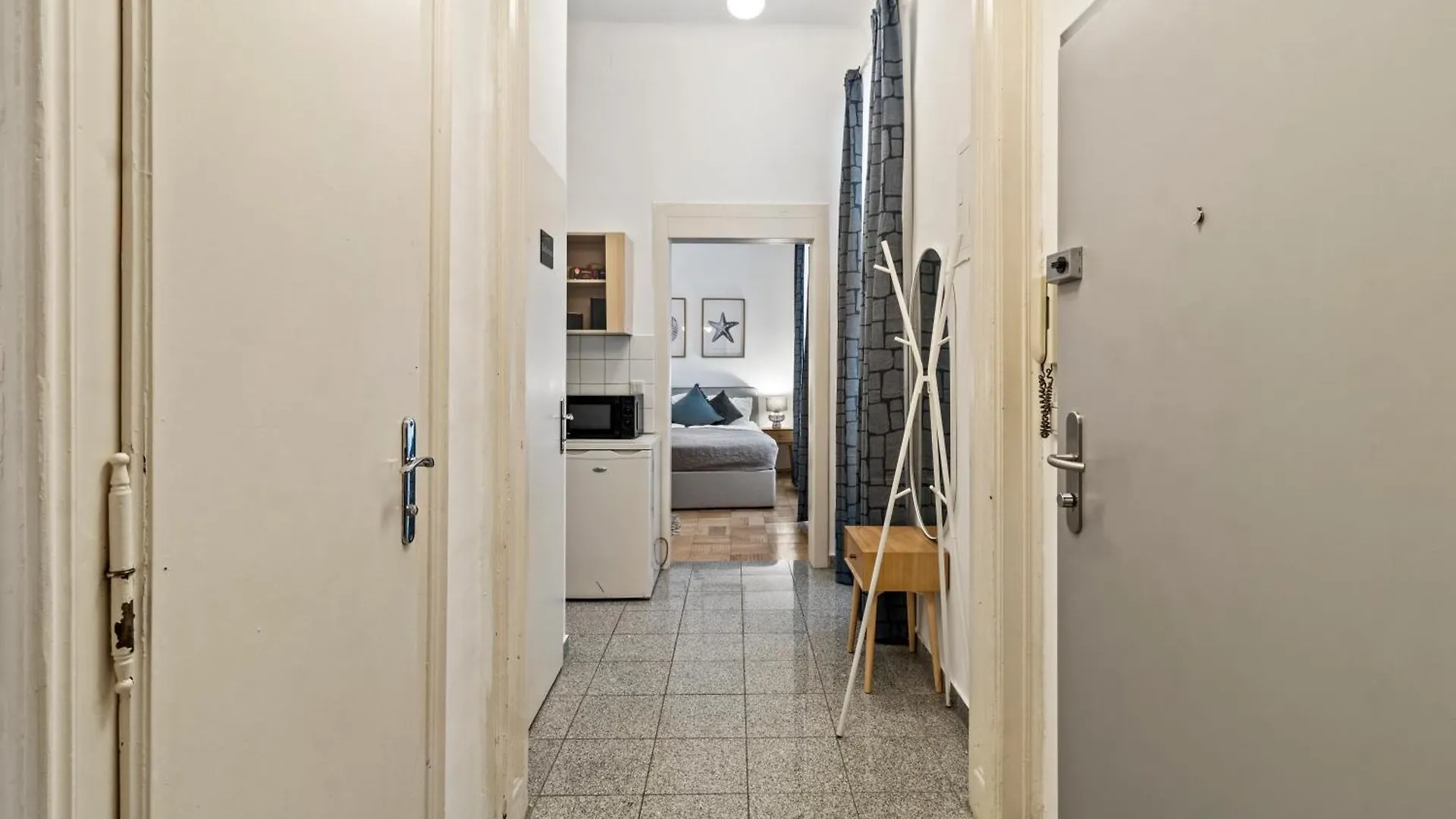 Central, 5 Min Walk To U4 Friedensbruecke Vienna Austria